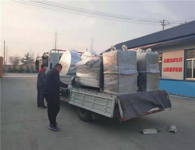 夾層鍋，真空包裝機，料車。晾肉推車發(fā)往安徽