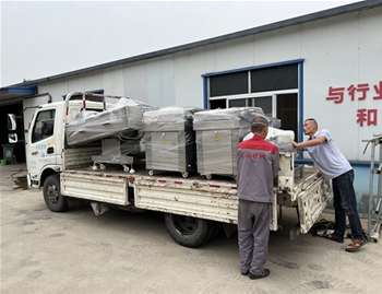 江蘇食品廠訂購真空包裝機3臺，發(fā)貨現(xiàn)場