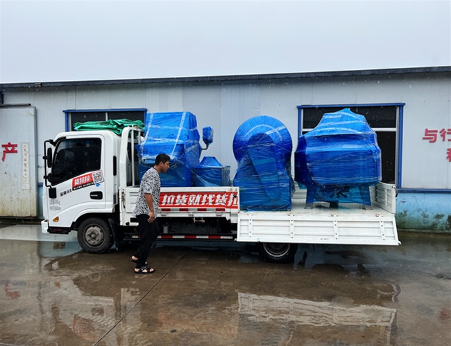 河南牛肉加工廠定制夾層鍋，氣動鹽水注射機(jī)，真空滾揉機(jī)發(fā)貨